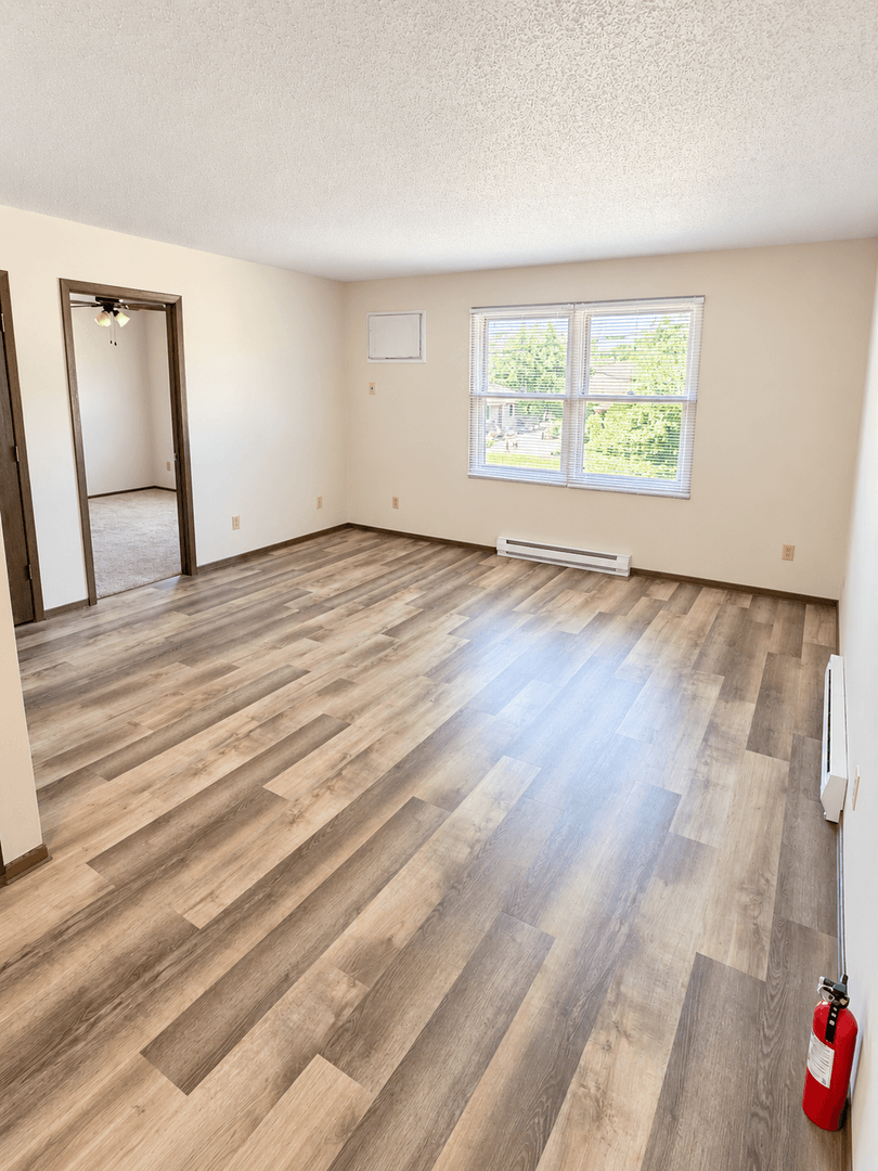 Eau Claire Apartment: 3215 Seymour Rd