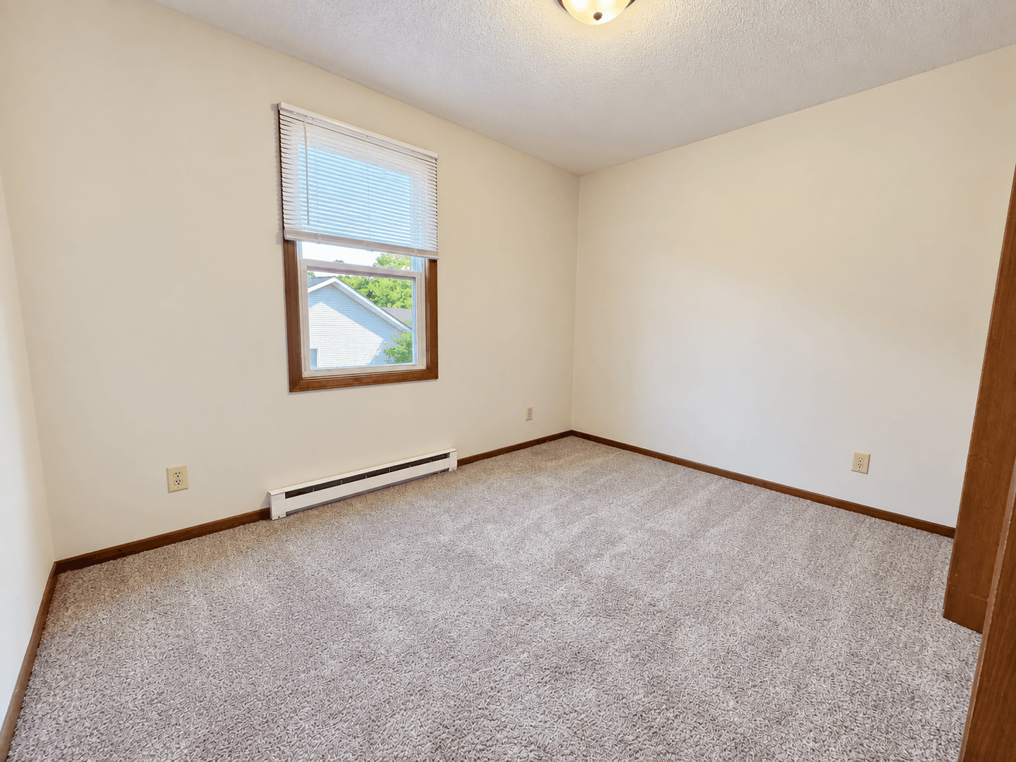 Altoona Apartment: 1144-1166 Sunset Ln