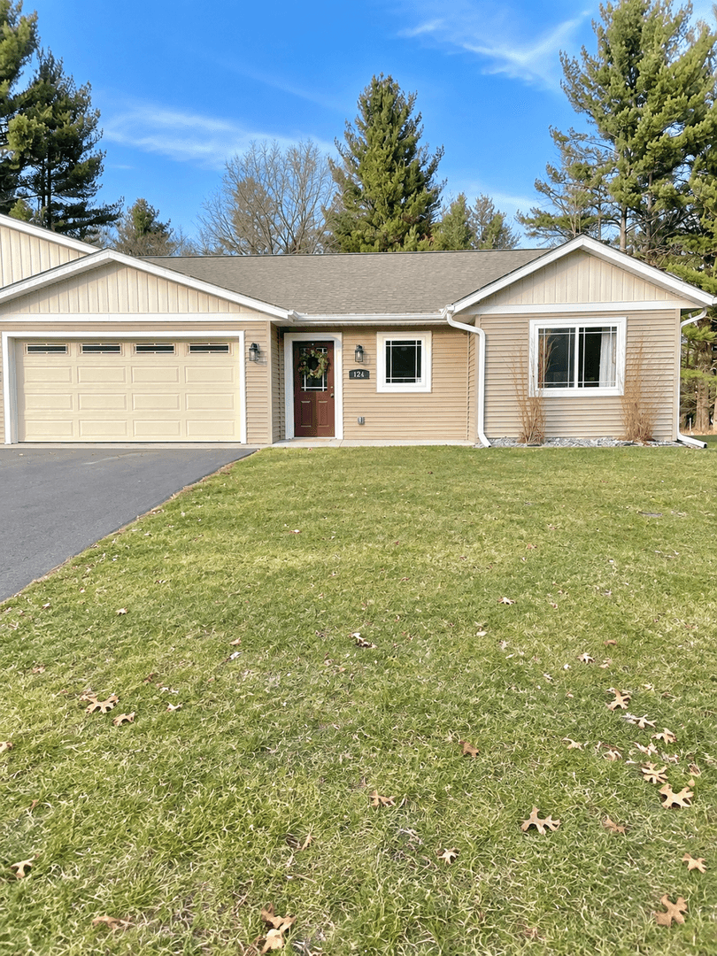 Eau Claire Apartment: 122-124 Hickory Lane