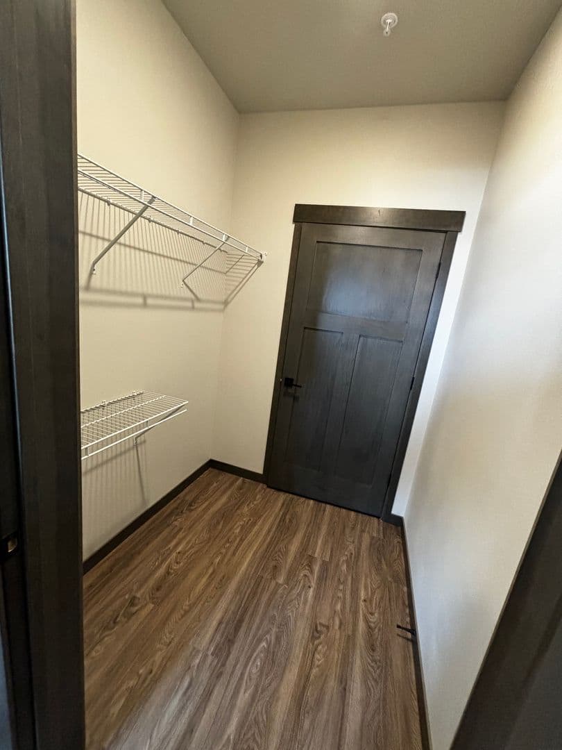 Altoona Apartment: 681, 701, 713, 743 Yosemite Way