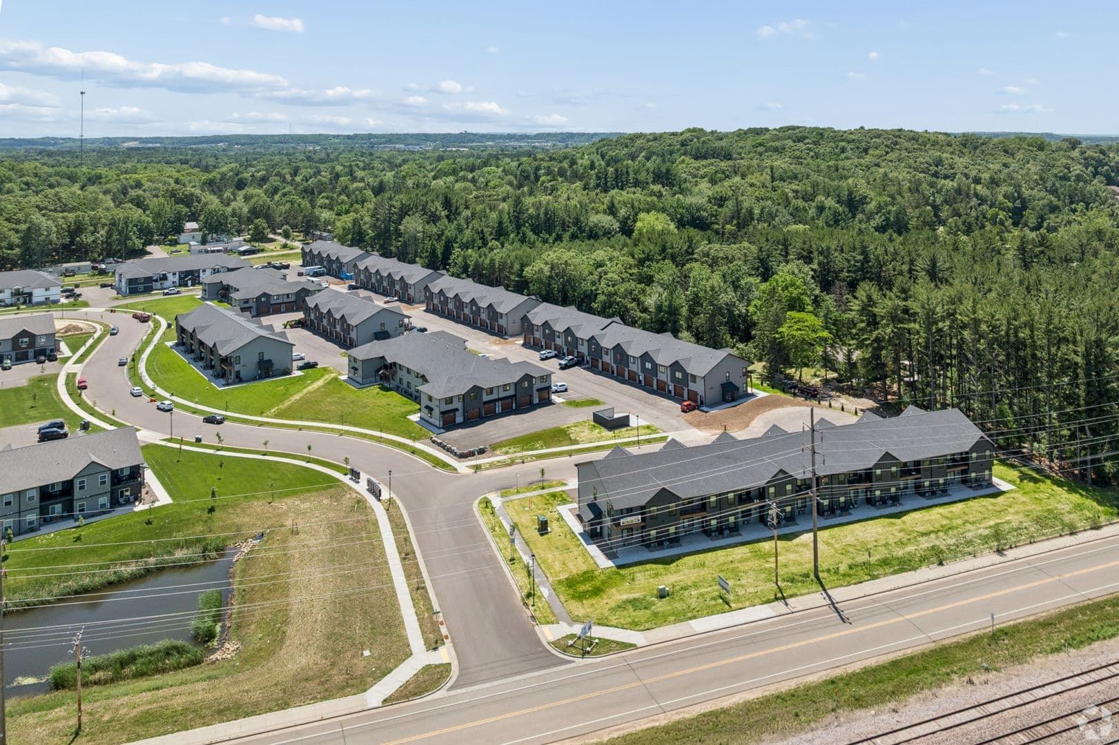 Altoona Apartment: 300 Yellowstone Tr & 676/708/736/756 Yosemite Way