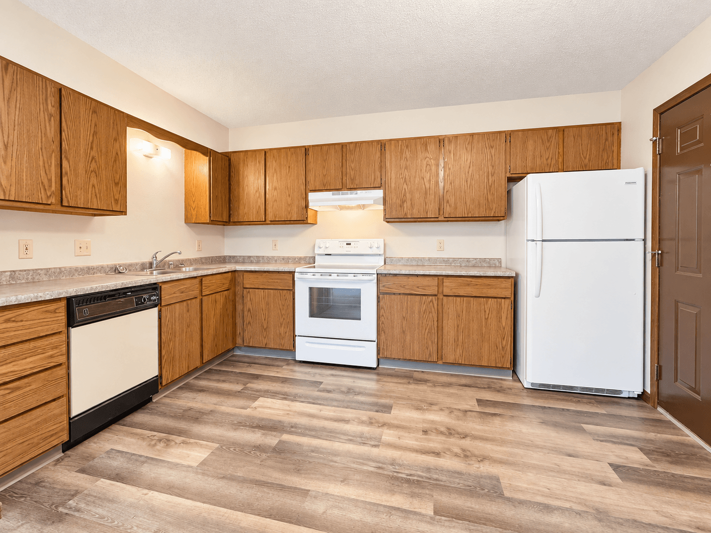 Altoona Apartment: 1144-1166 Sunset Ln