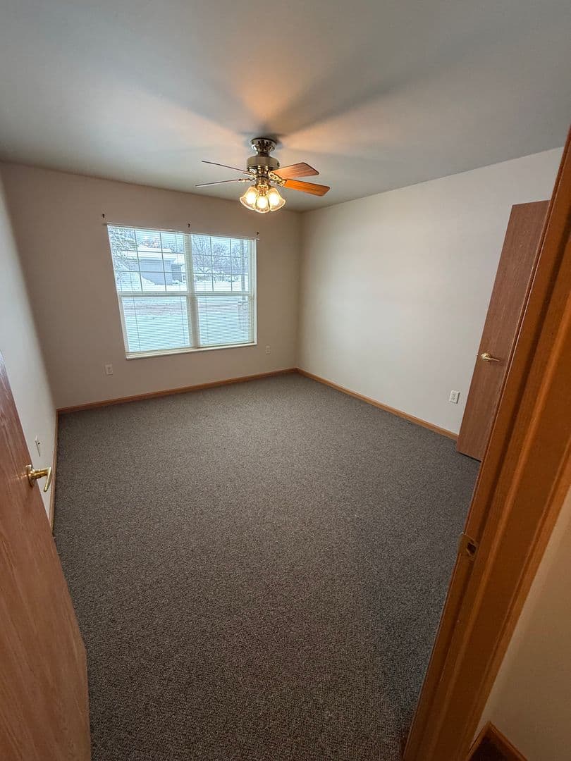 Menomonie Apartment: 879 Dancing Oaks Circle