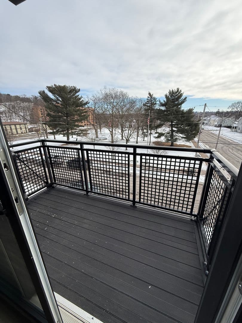 Eau Claire Apartment: 715 S Barstow St