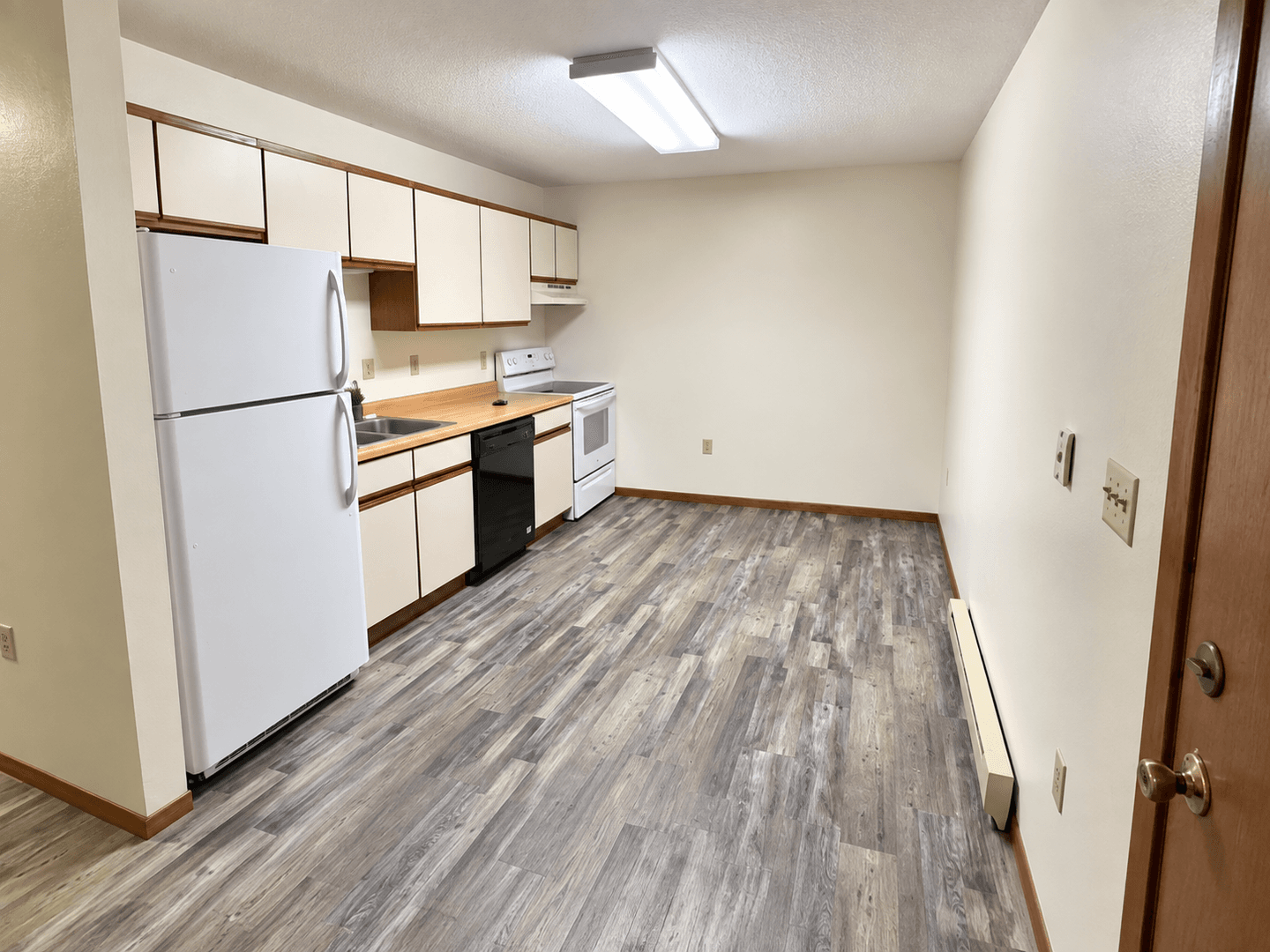 Altoona Apartment: 805 807 809 811 Briar Lane