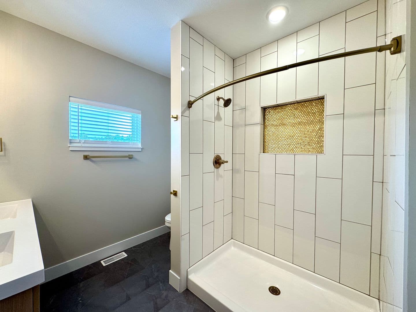 altoona Apartment: 1605-1623 Planert Place