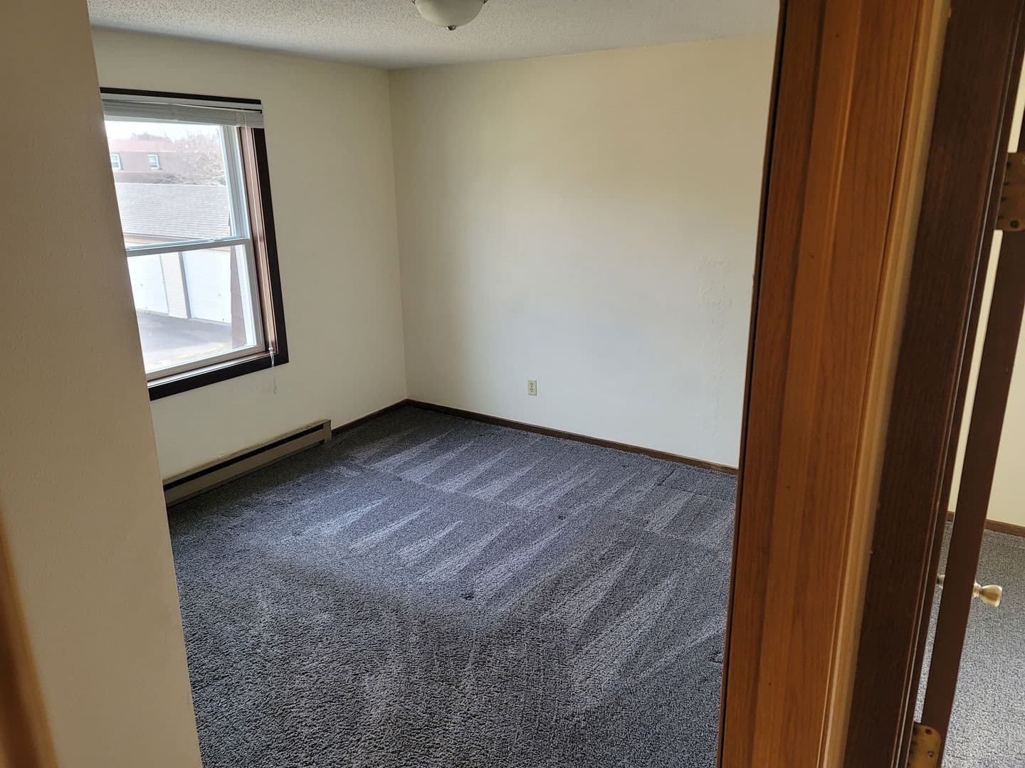 Eau Claire Apartment: 2313 Golf Road
