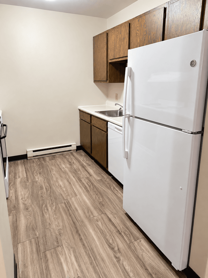 Chippewa Falls Apartment: 557 E Park Ave