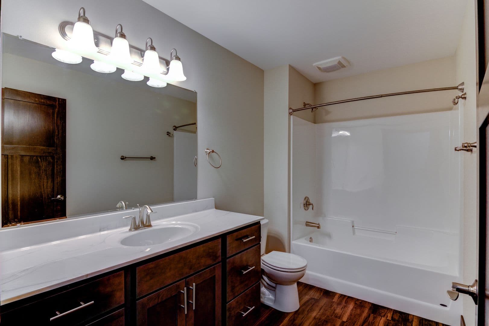 Chippewa Falls Apartment: 310, 312, 314, 316 Colome St