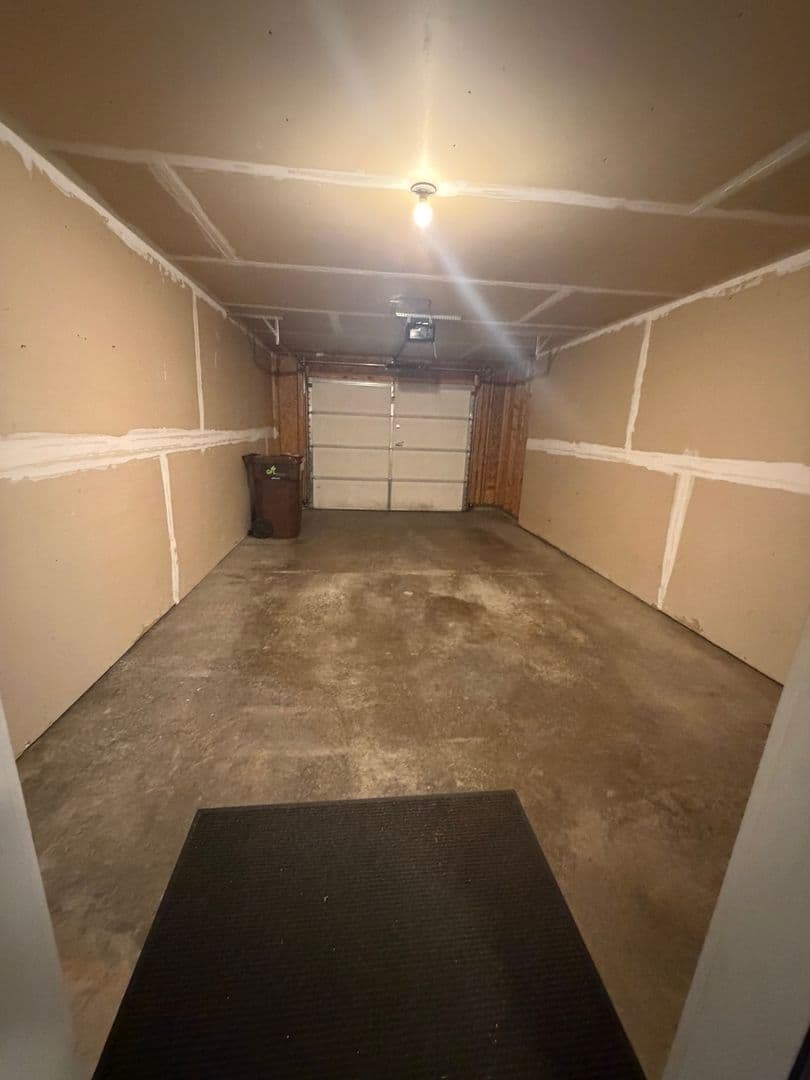 Eau Claire Apartment: 2825 Prestige Ct