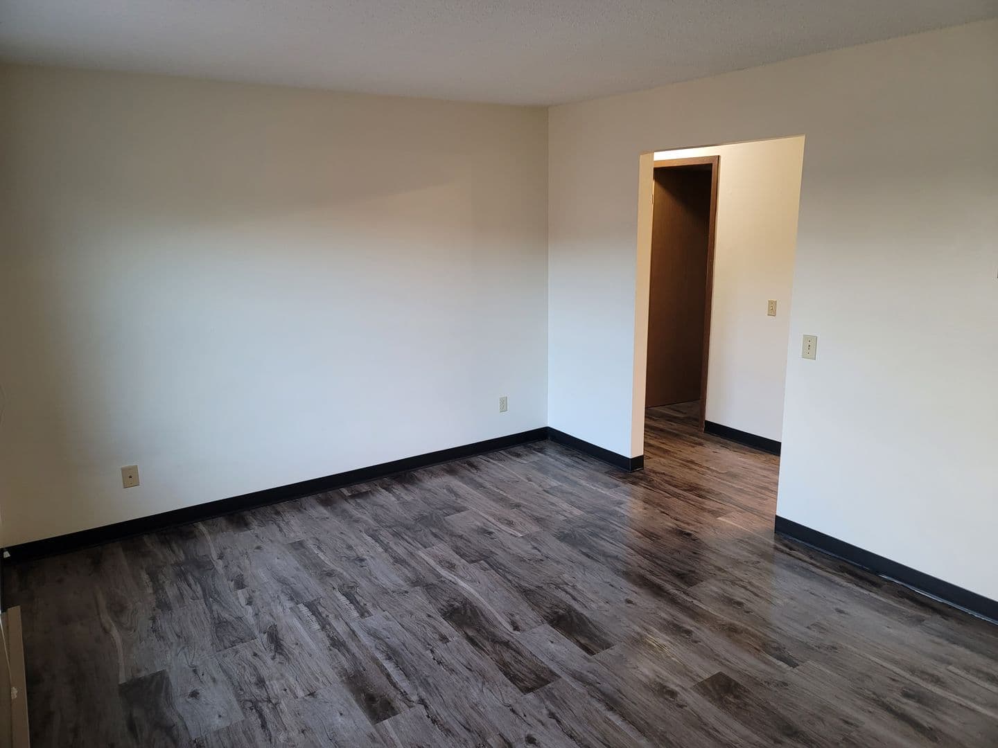 Eau Claire Apartment: 2313 Golf Road