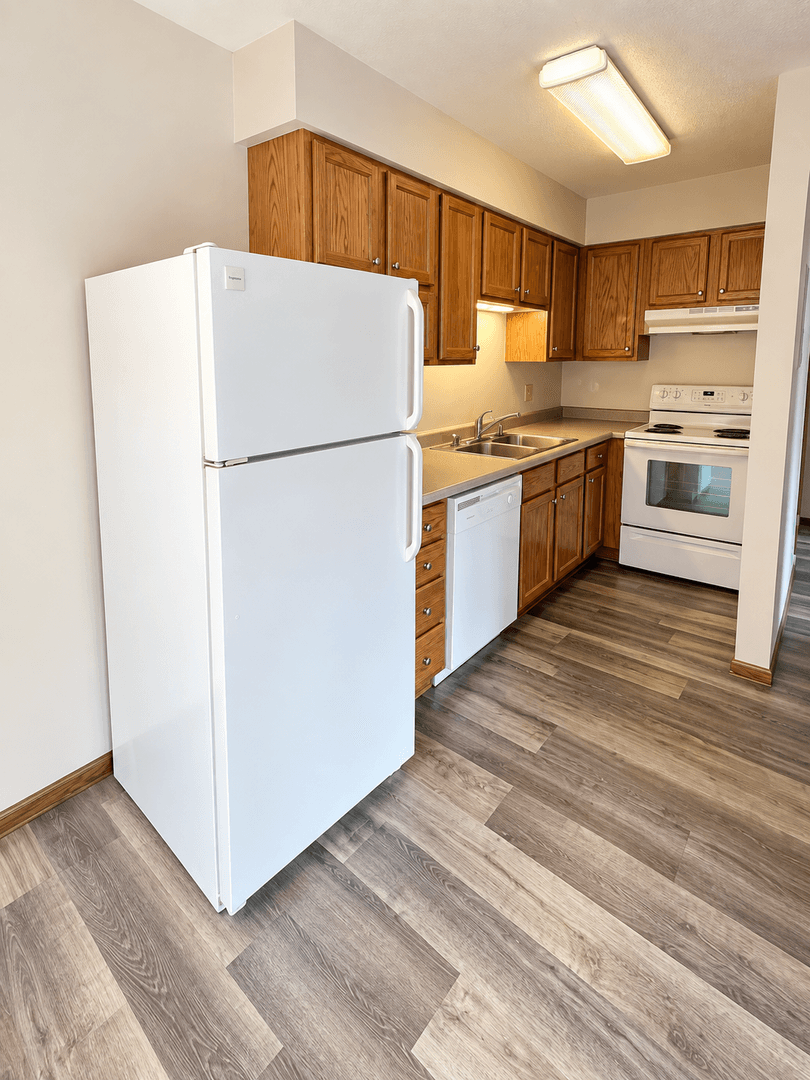 Eau Claire Apartment: 2828 Claudette St