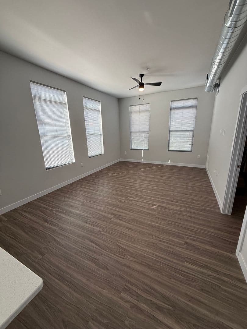 Eau Claire Apartment: 715 S Barstow St