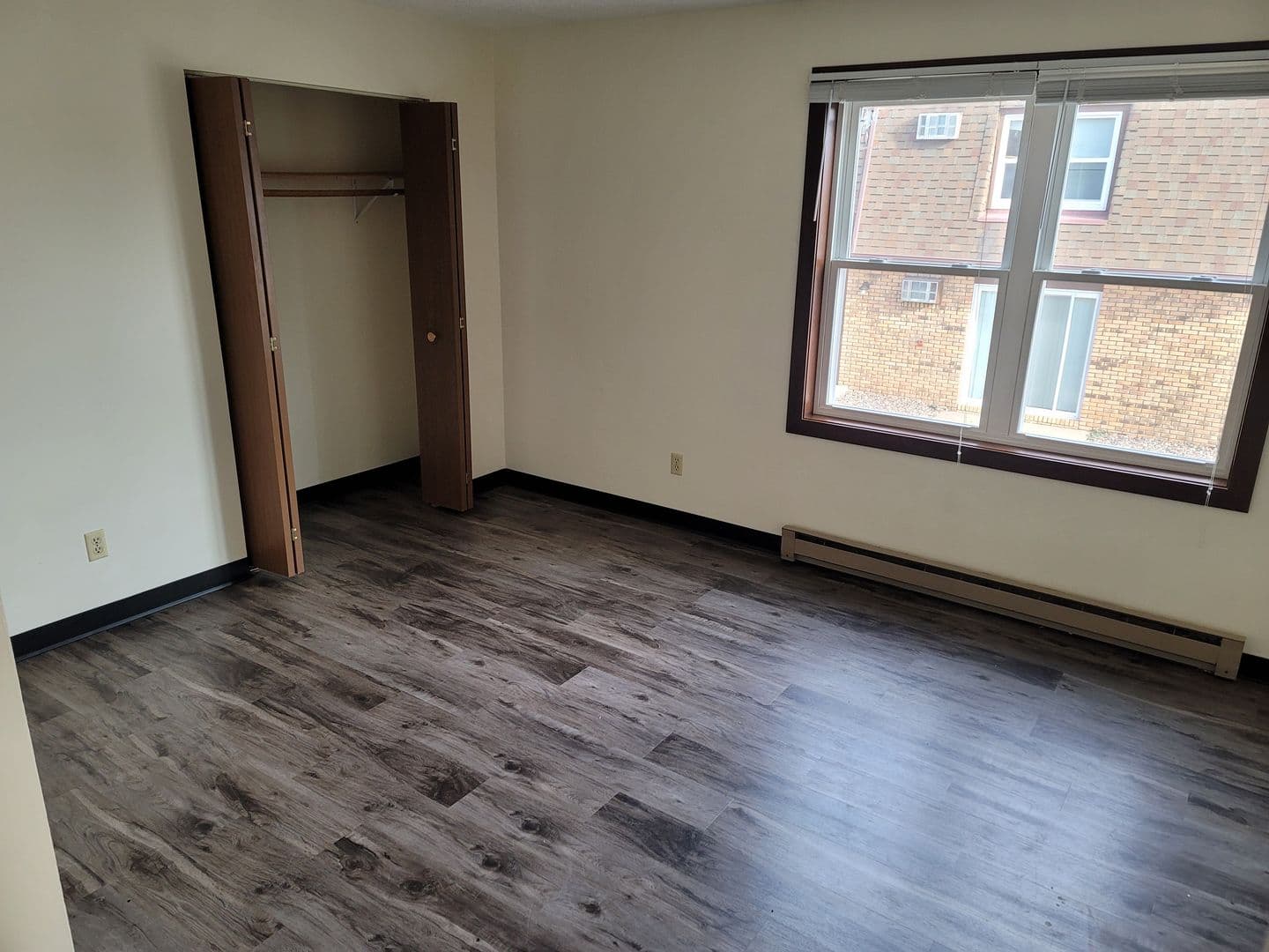 Eau Claire Apartment: 2313 Golf Road