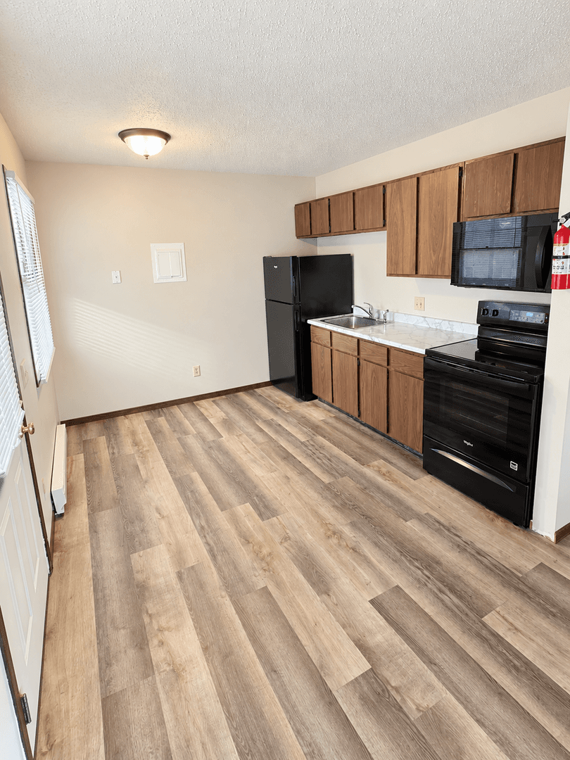 Eau Claire Apartment: 3215 Seymour Rd