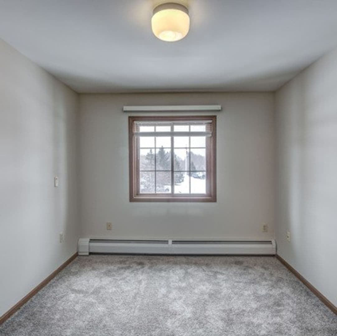 Eau Claire Apartment: 4880 Otteson Lane