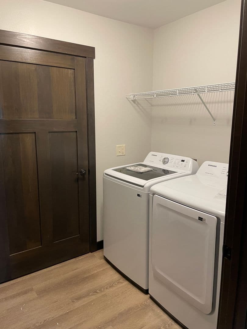 Elk Mound Apartment: 224 & 226 Independence Dr