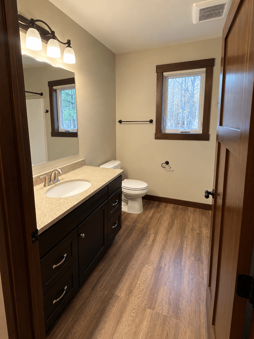 Eau Claire Apartment: 122-124 Hickory Lane