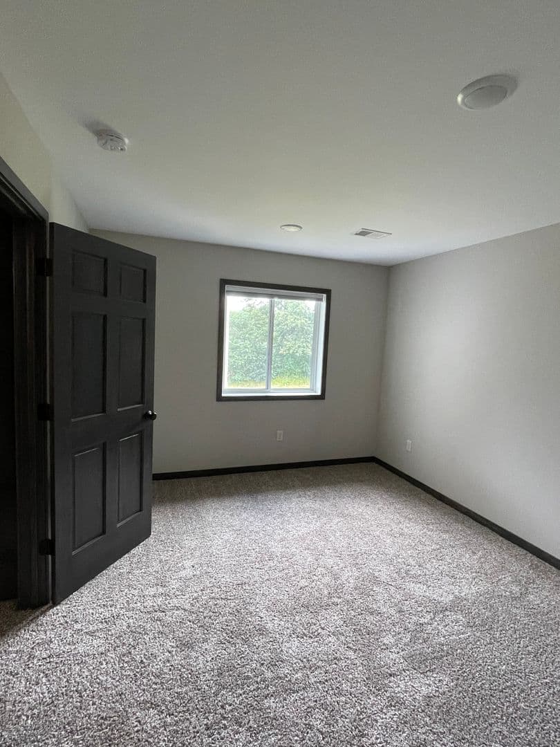 Eau Claire Apartment: 1123 1145 1167 Prairie Lane