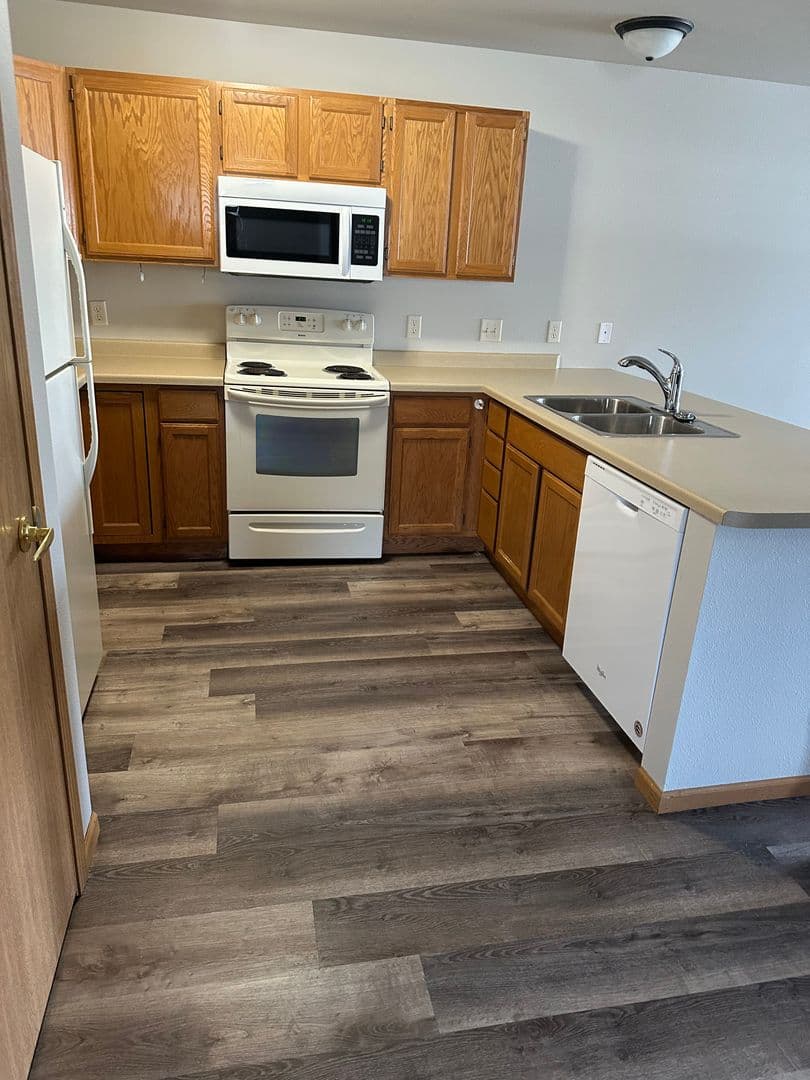 Menomonie Apartment: 879 Dancing Oaks Circle