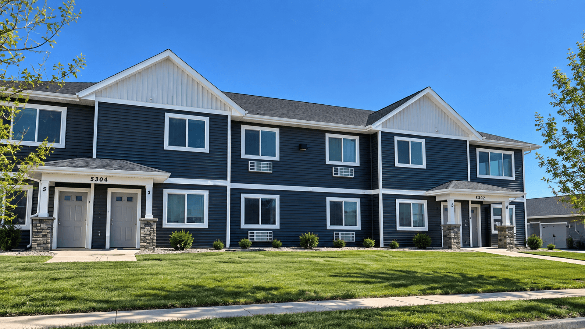 Eau Claire Apartment: 5304 -5320 Stonewood Drive