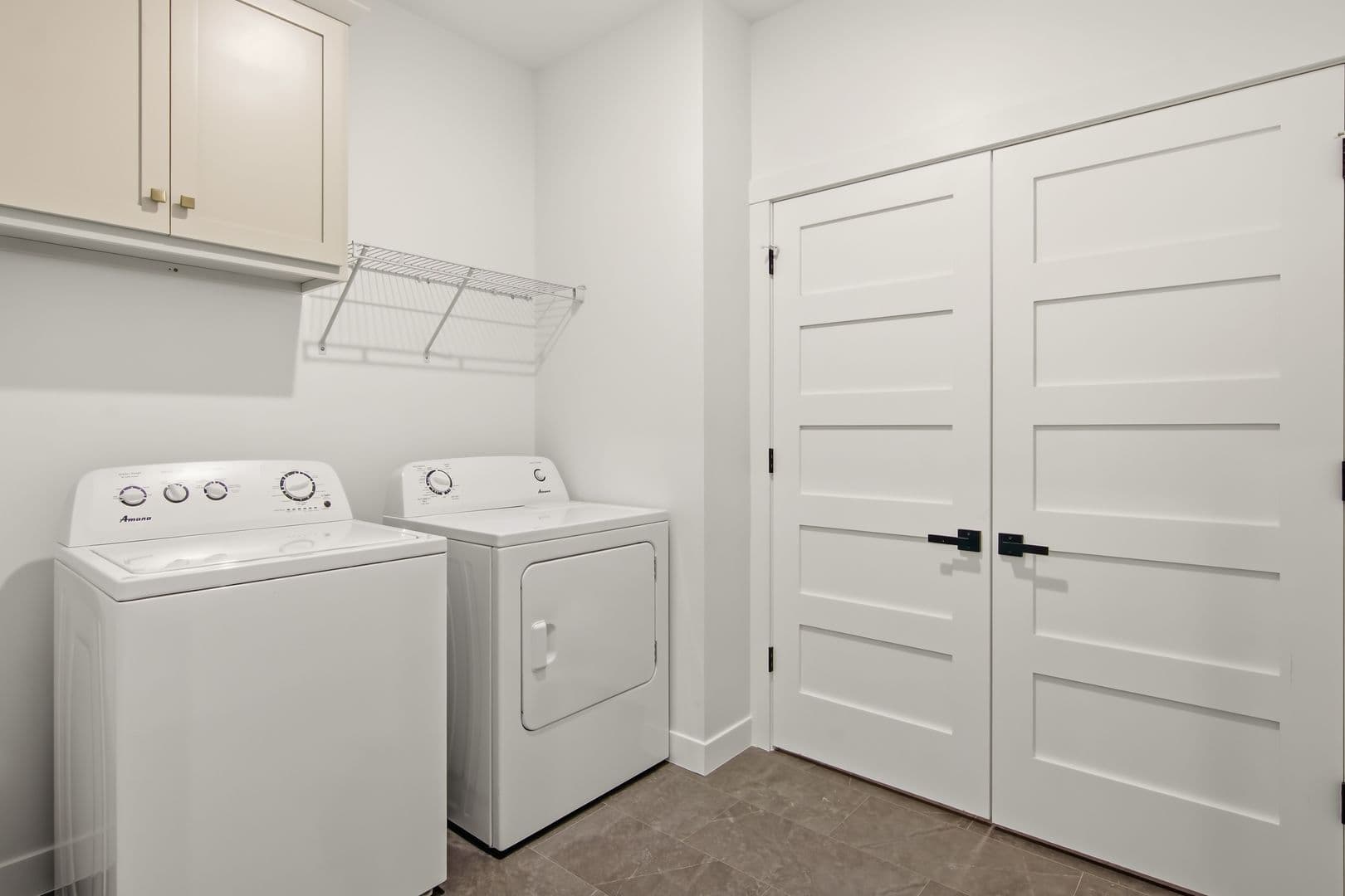 Altoona House: 1715 Whitetail Way