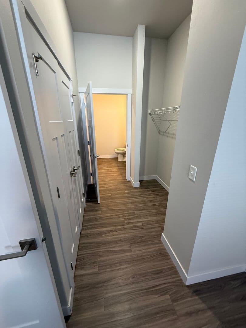 Eau Claire Apartment: 715 S Barstow St