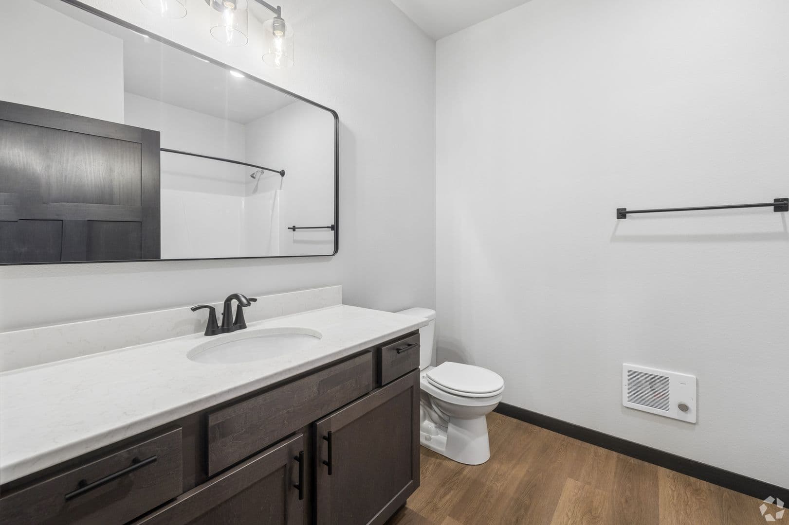 Altoona Apartment: 300 Yellowstone Tr & 676/708/736/756 Yosemite Way