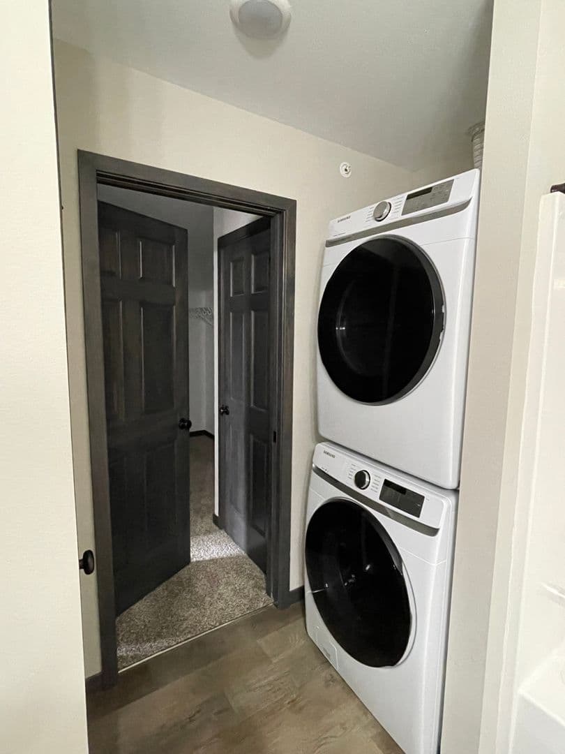 Eau Claire Apartment: 1123 1145 1167 Prairie Lane