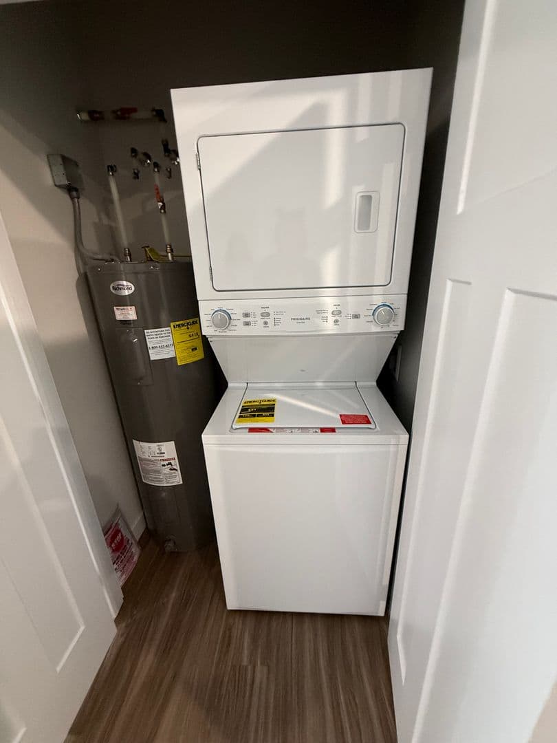 Eau Claire Apartment: 715 S Barstow St