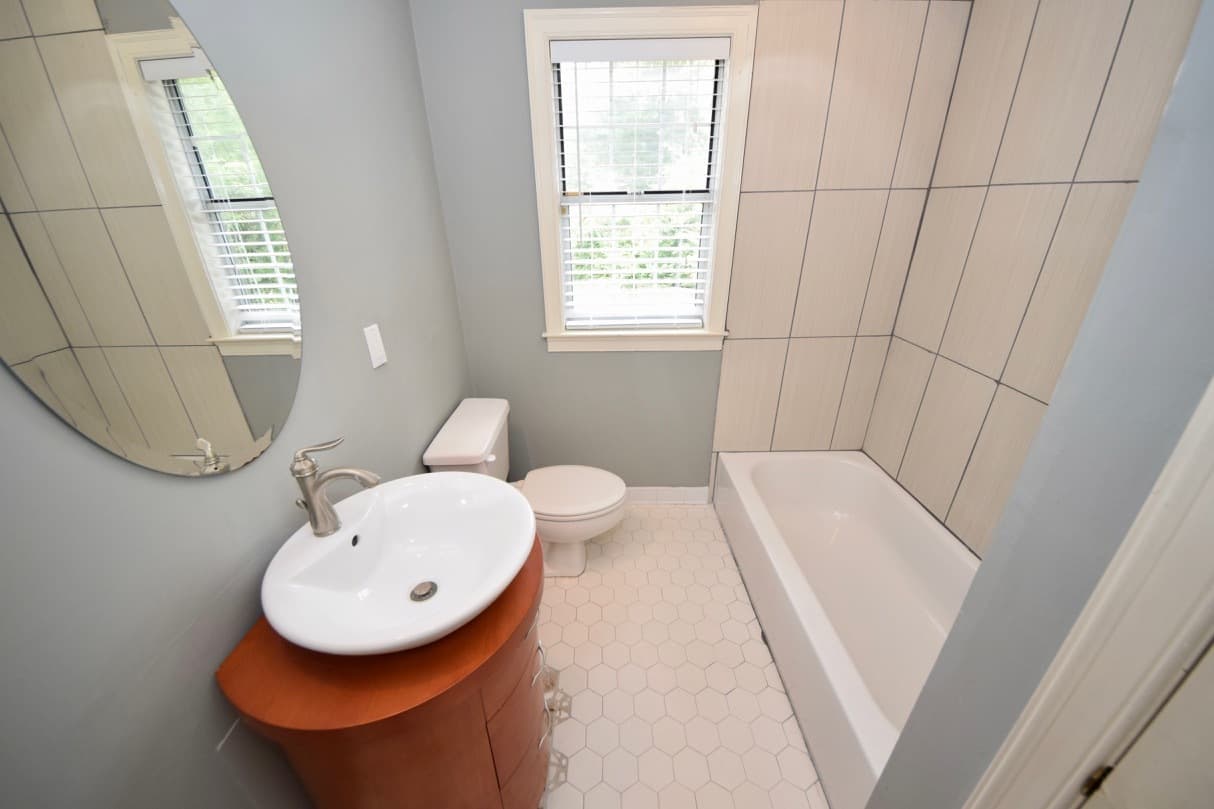Memphis Condo: 256 Lombardy Pl, #3