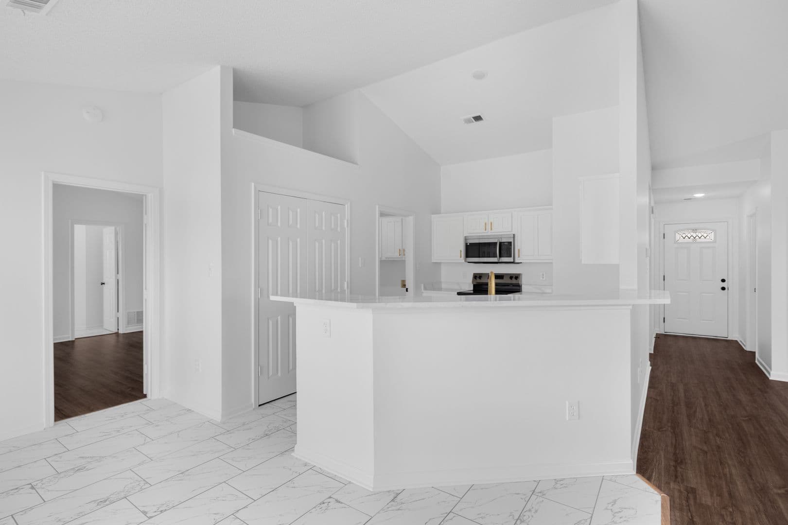 Southaven House: 8332 Grayce Dr