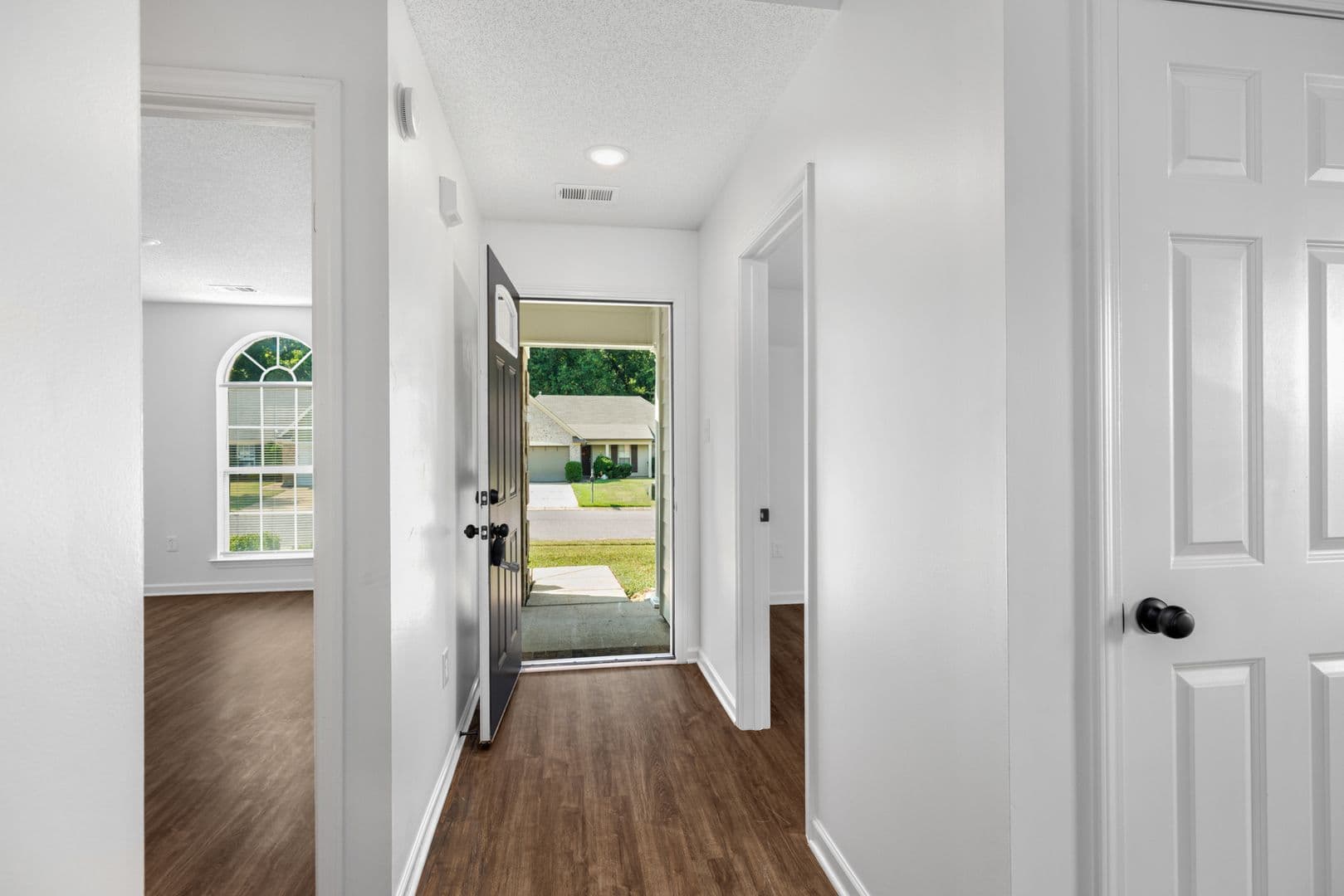 Southaven House: 8332 Grayce Dr