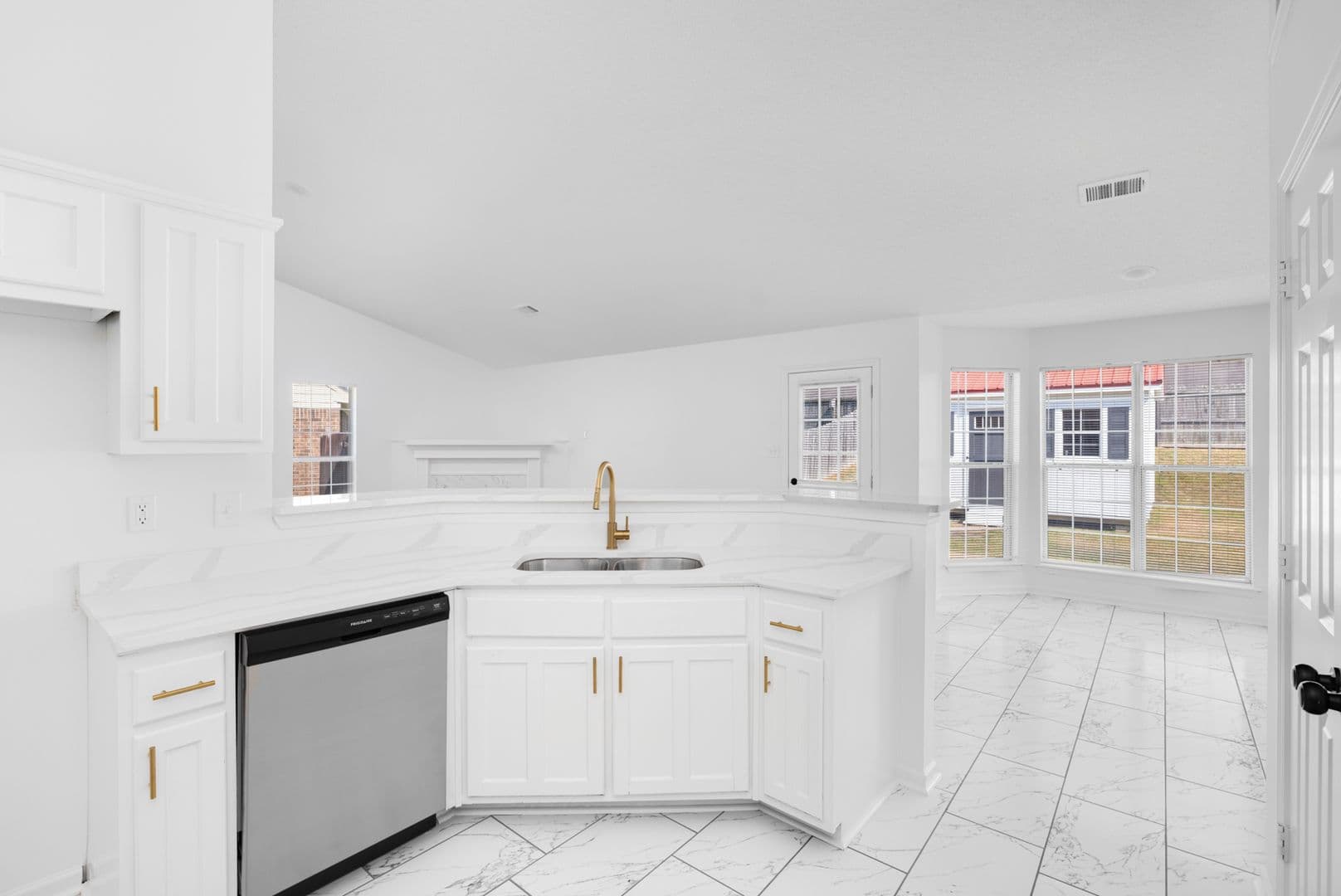 Southaven House: 8332 Grayce Dr