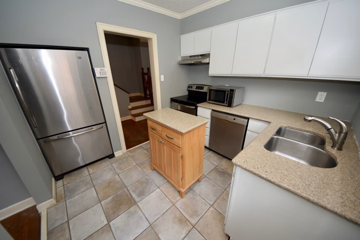 Memphis Condo: 256 Lombardy Pl, #3