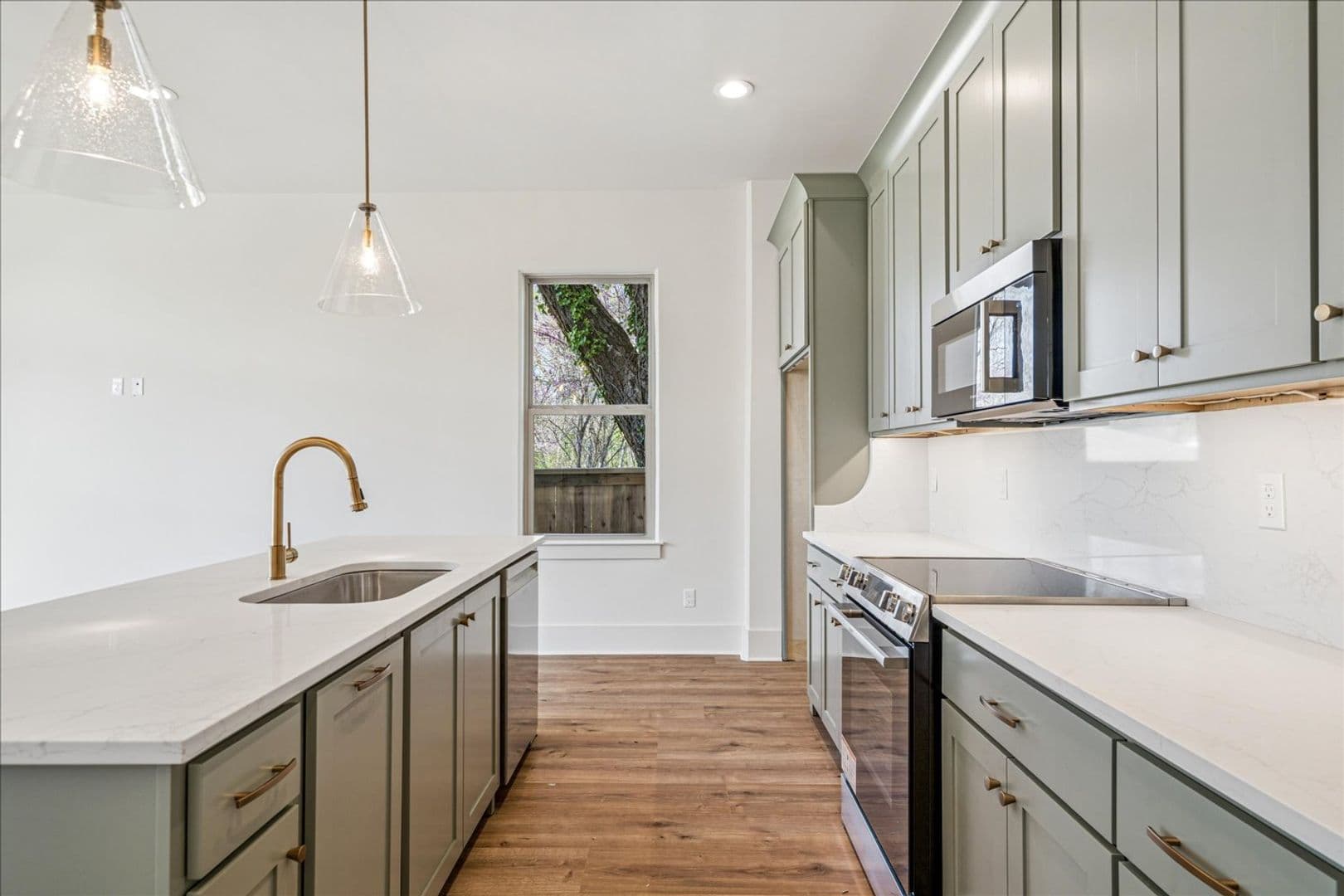 Memphis House: 5486 End Village E Lot 19