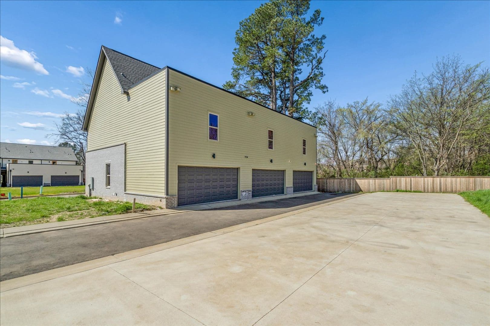 Memphis House: 5486 End Village E Lot 19