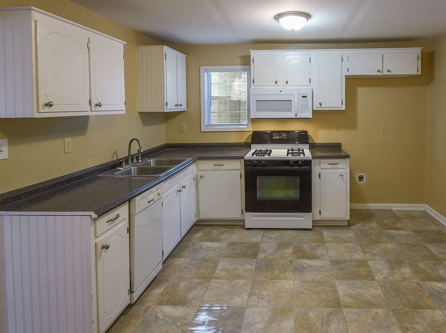 Memphis House: 3837 Vanuys Road