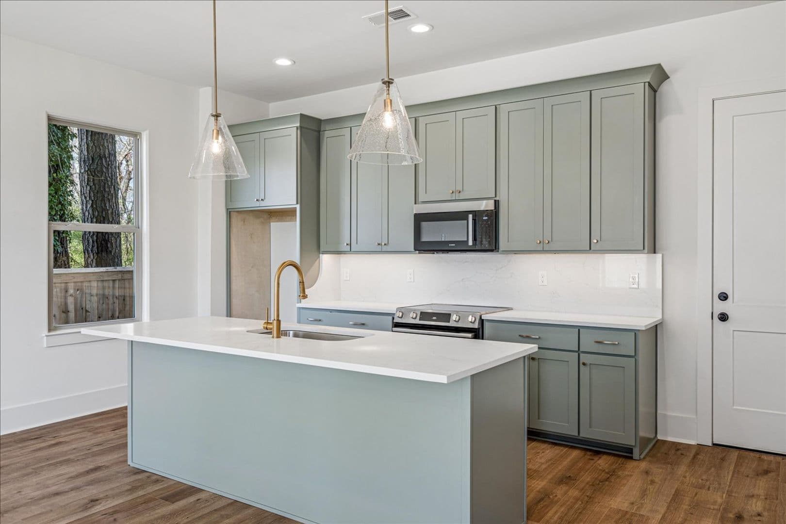 Memphis House: 5486 End Village E Lot 19