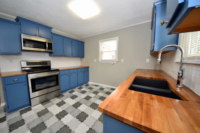 Memphis House: 660 N Idlewild