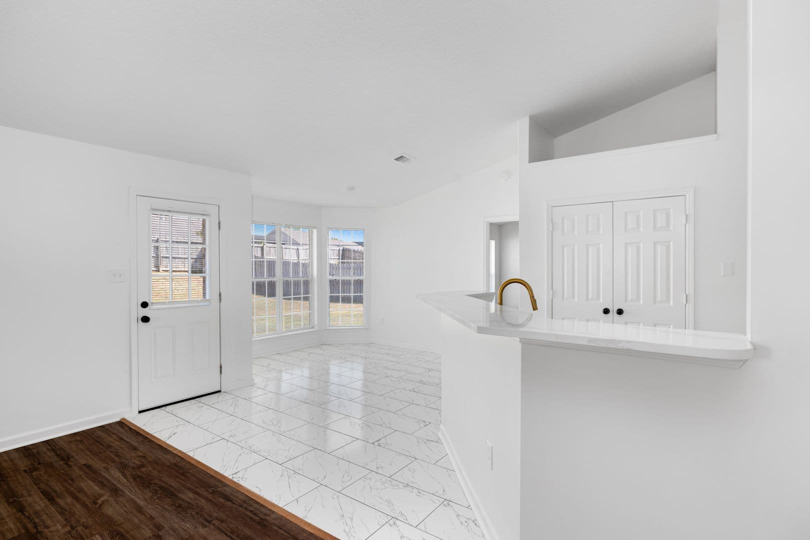 Southaven House: 8332 Grayce Dr