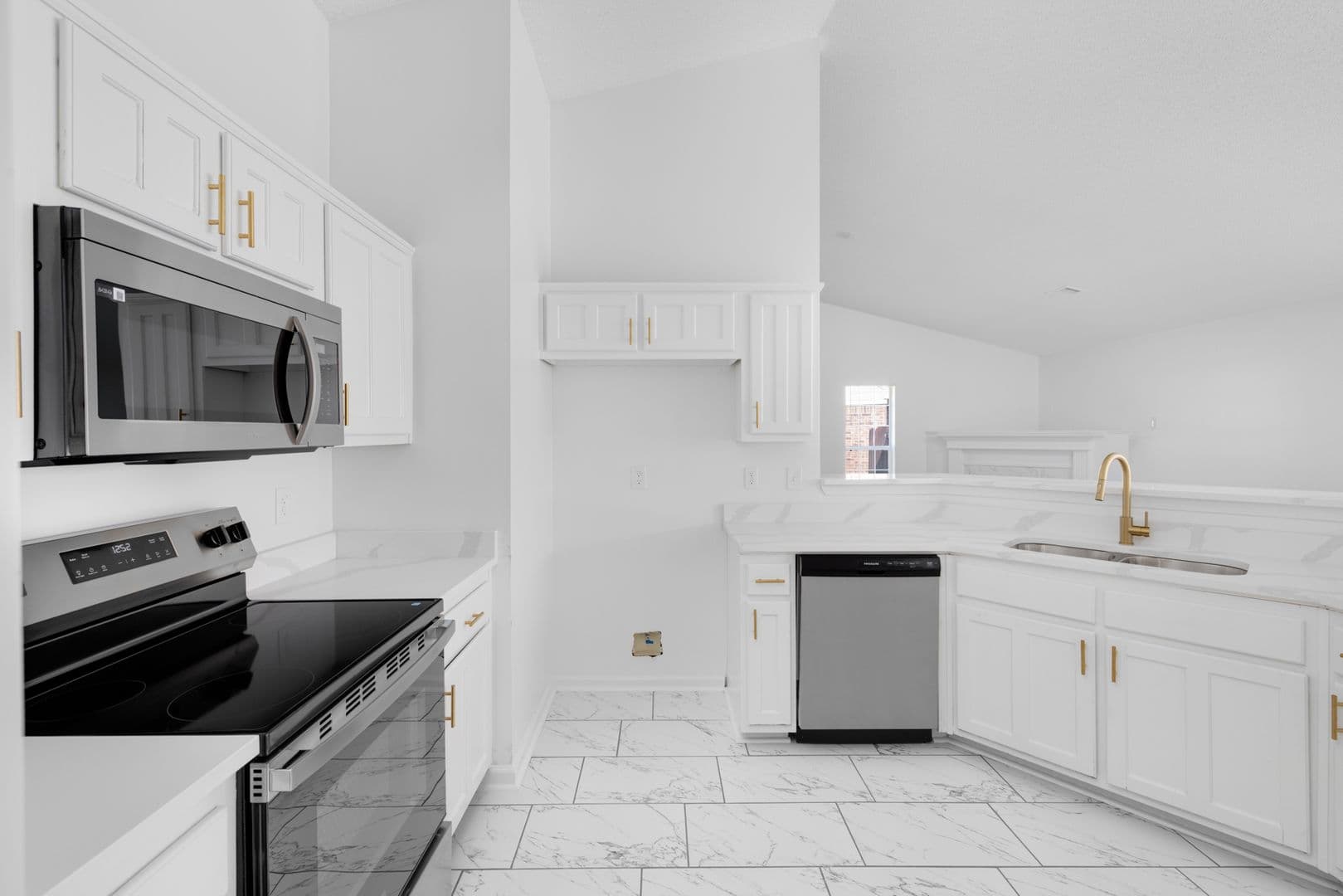 Southaven House: 8332 Grayce Dr