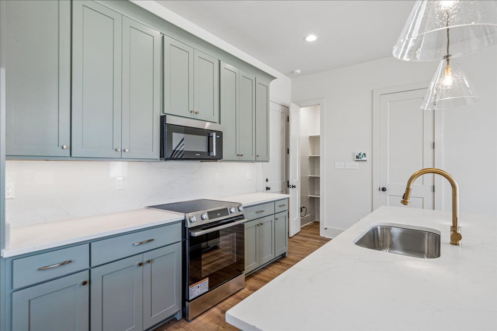 Memphis House: 5486 End Village E Lot 19