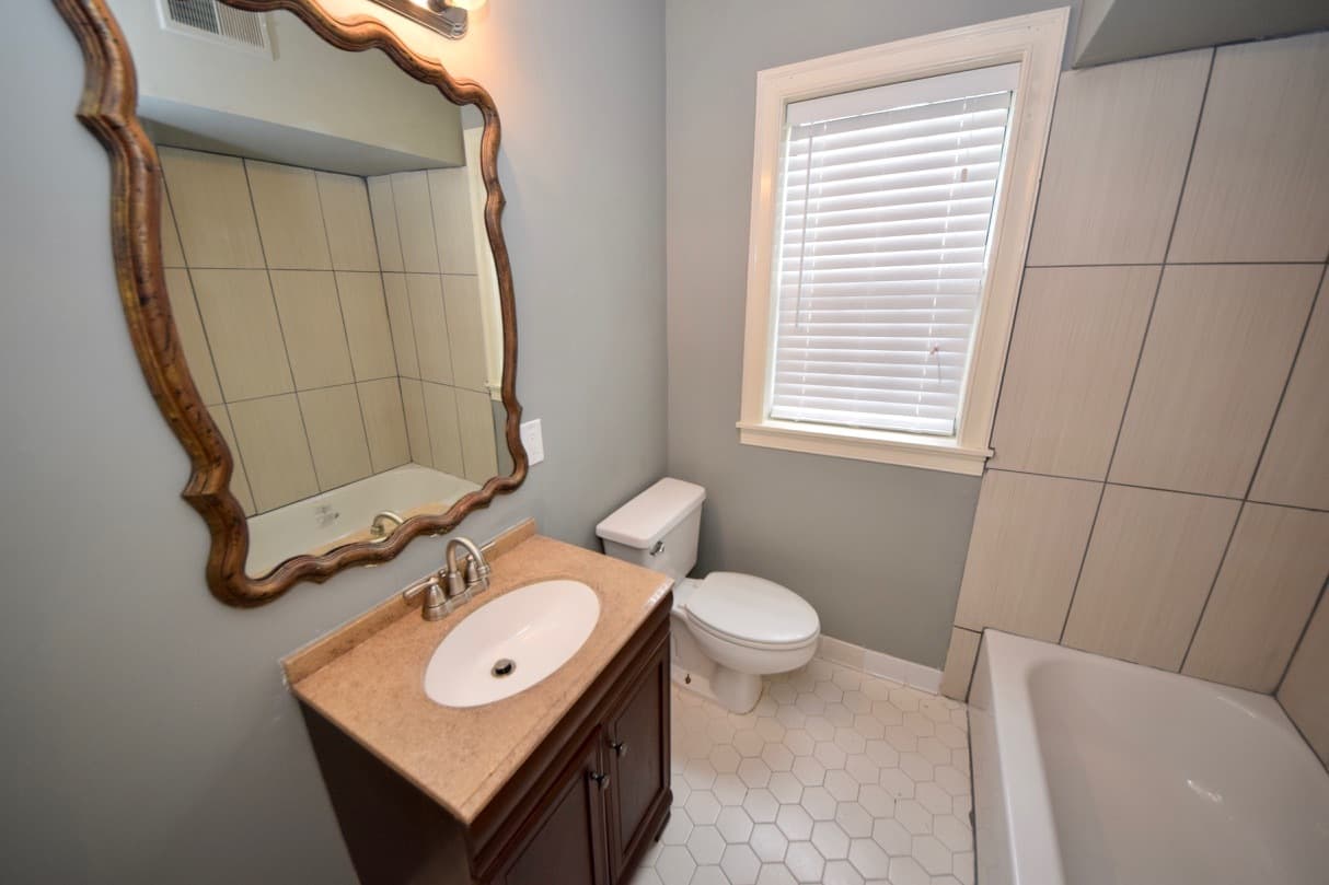 Memphis Condo: 256 Lombardy Pl, #3