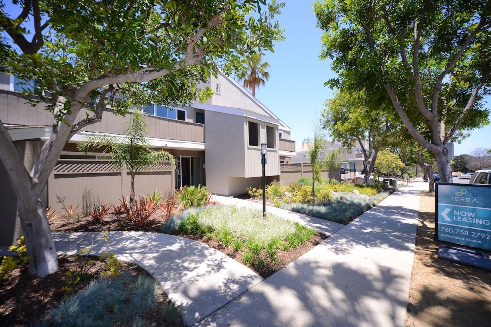 Oceanside Apartment: 3964 Waring Rd