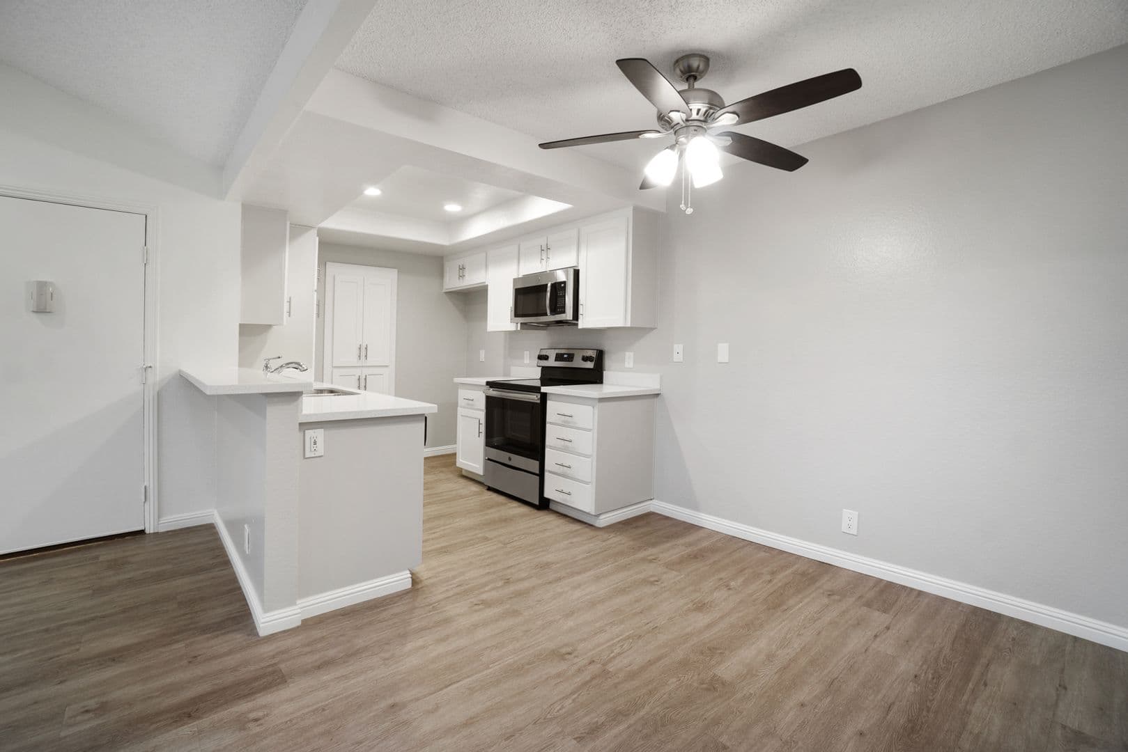 Lake Forest Apartment: 20702 El Toro Road