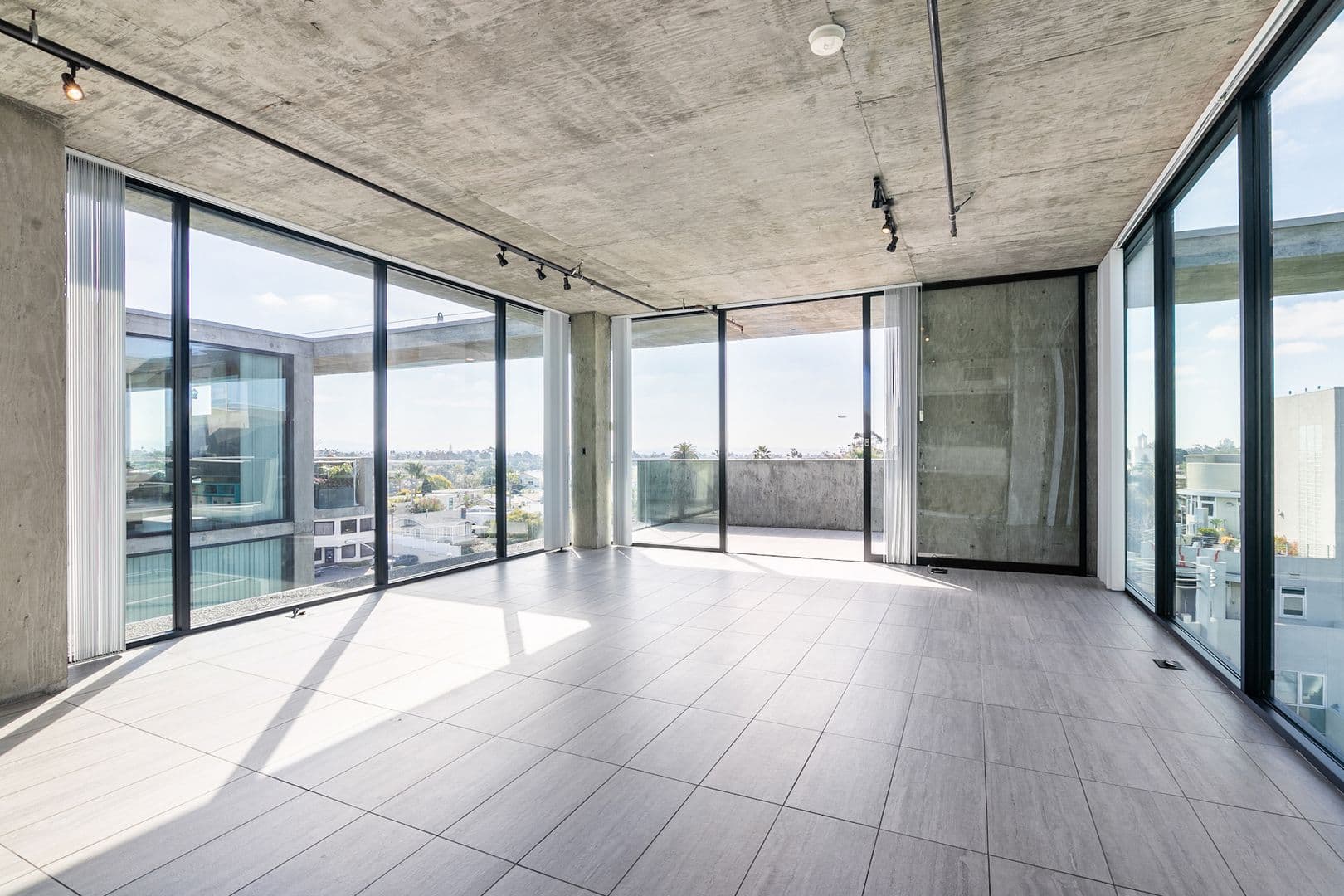 San Diego Apartment: 3752 Park Blvd