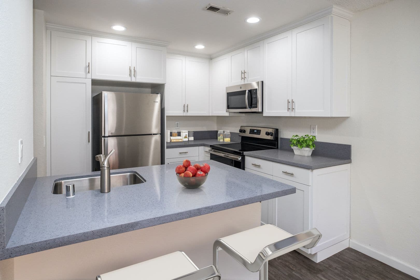Carlsbad Apartment: 2939 Unicornio Street