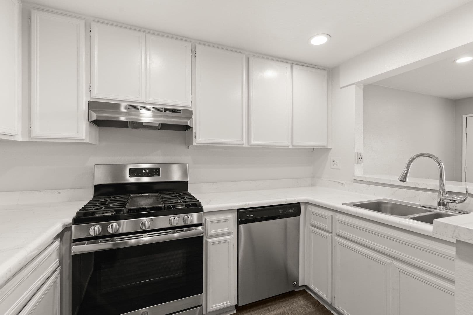Chula Vista Apartment: 169 Brightwood Ave