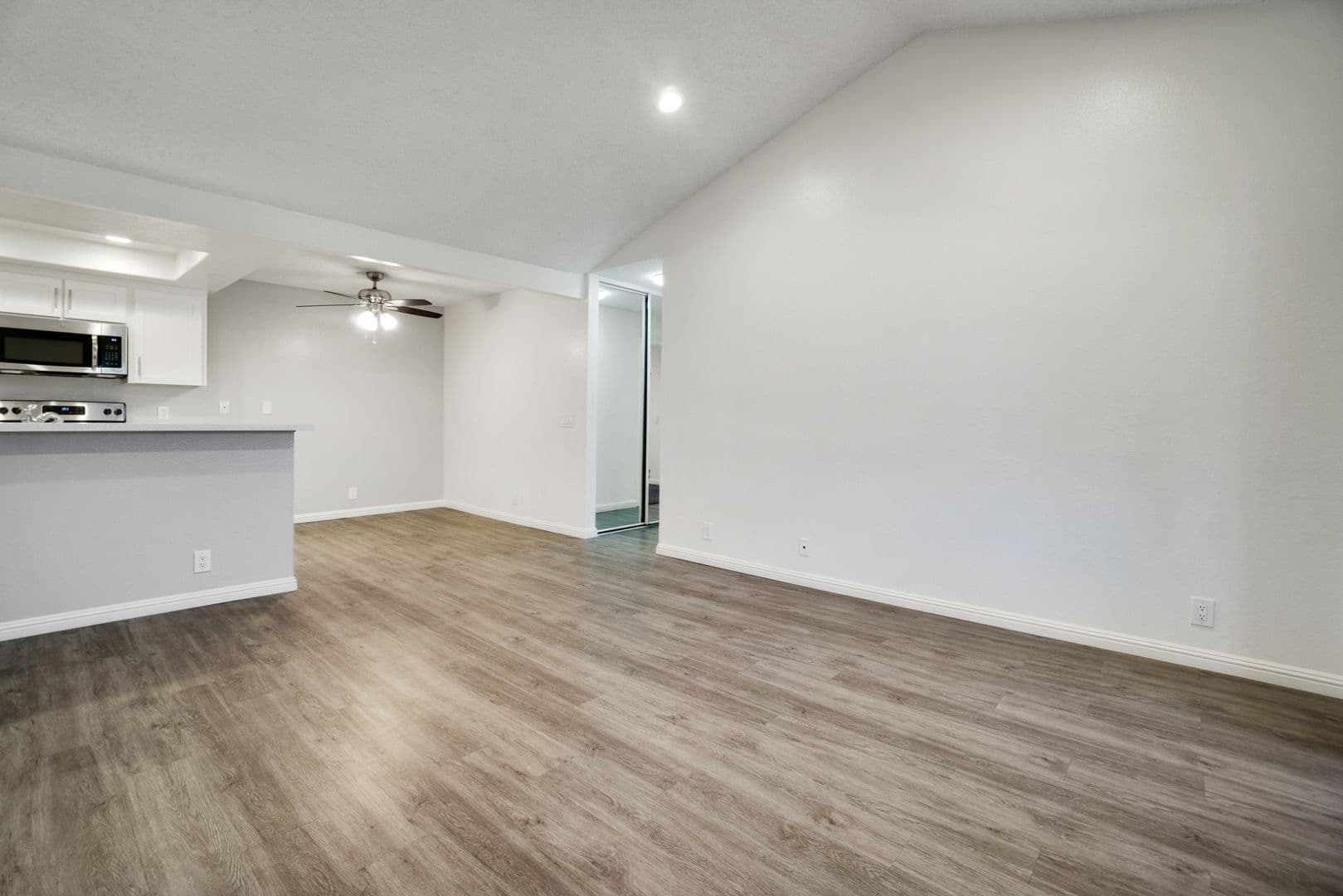 Lake Forest Apartment: 20702 El Toro Road